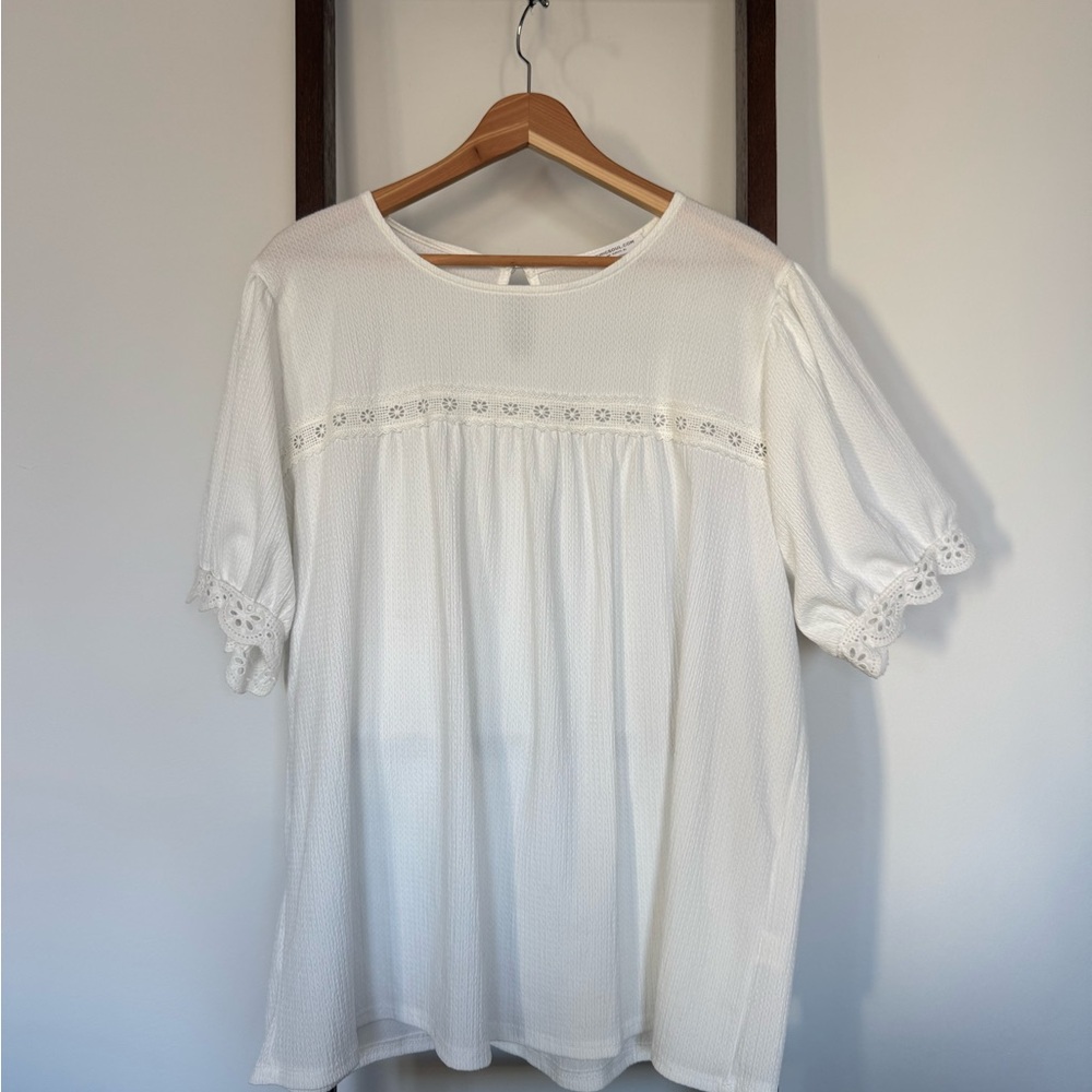 Chic Soul Size 1X White Lace Trim Blouse Plus Size Women’s Top Elegant